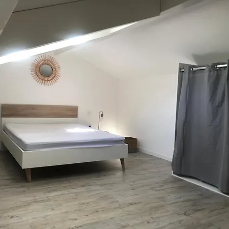 Maison T2 Av Cour Privee A 400 M
