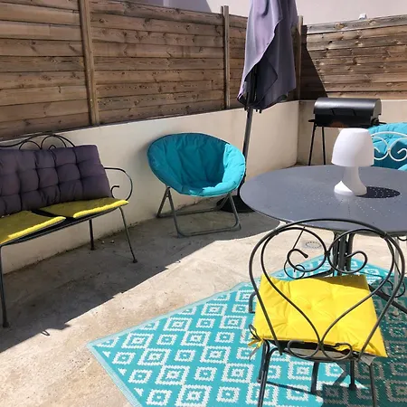 Maison T2 Av Cour Privee A 400 M