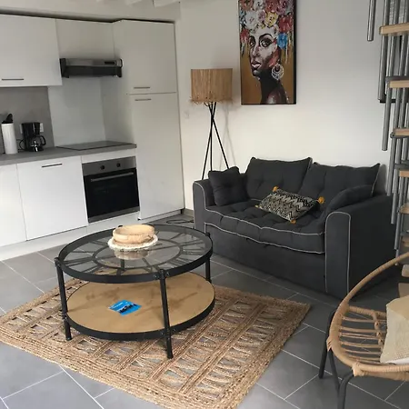 Maison T2 Av Cour Privee A 400 M بيت للعطل *